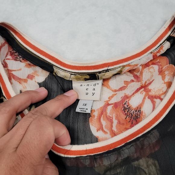 Floral Women's Black Floral Sheer Puff Sleeve Ringer Top By A New Day Sz. 1X - Picture 4 of 12